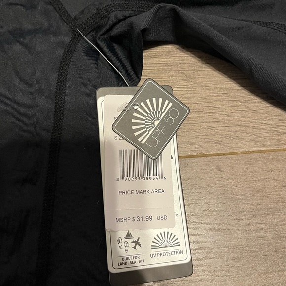 CAN • Rash Guard - Picture 2 of 2